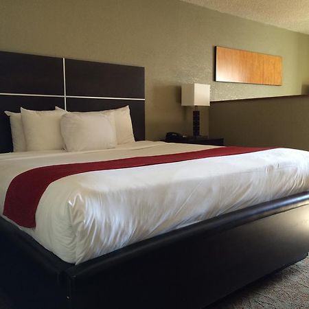 Ramada By Wyndham Albuquerque East Hotel Exterior photo